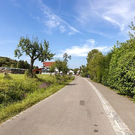 Im Gruenen Und Bodenseenaehe *