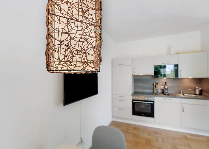 Im Gruenen Und Bodenseenaehe