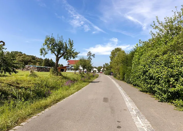Apartment Im Gruenen Und Bodenseenaehe